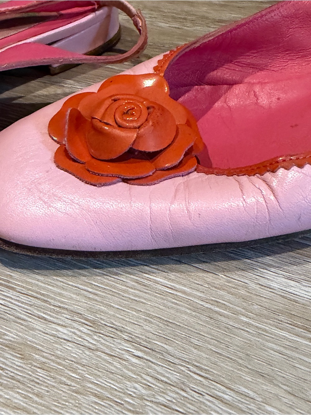Vintage Lilly Pulitzer Pink Slingback Mules with Red Floral Accent 🩷 - Picture 8 of 16